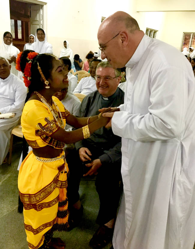 Padre Arice a Bangalore, India